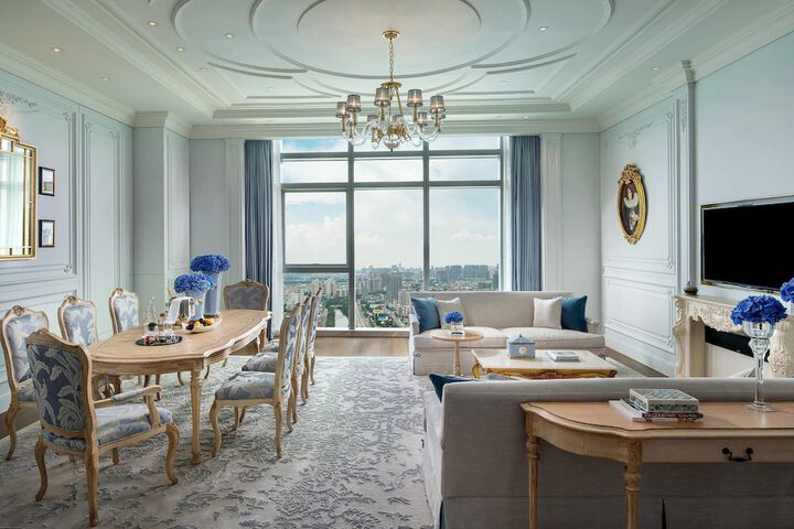 Room 42 of 99