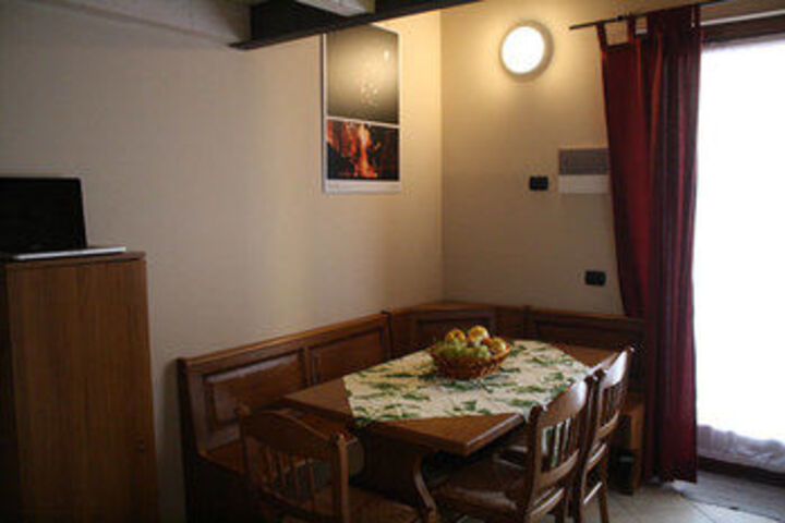 Room 10 of 20