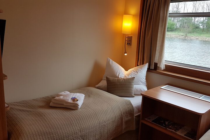 Room 9 of 29