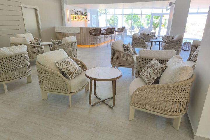 Lounge 116 of 156