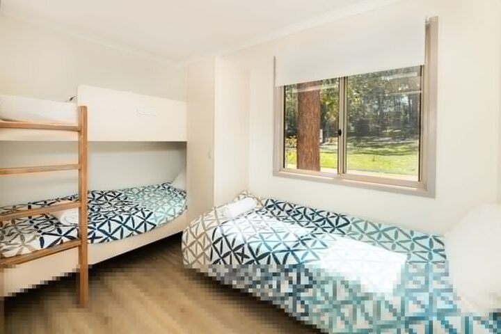 Room 11 of 34