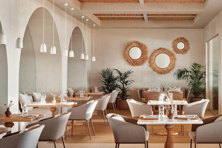 Dining 379 of 611