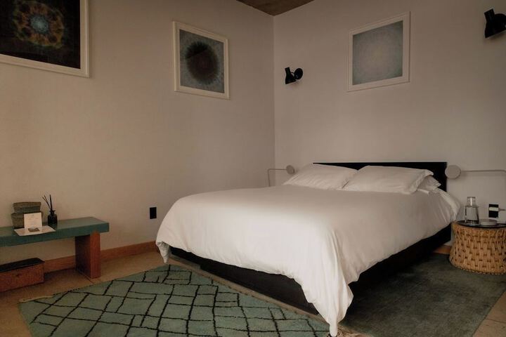 Room 32 of 103