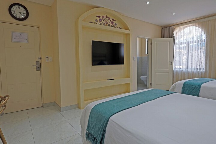 Room 8 of 101