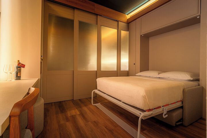 Room 7 of 47
