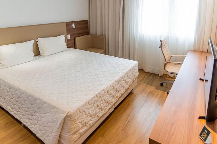 Room 10 of 25
