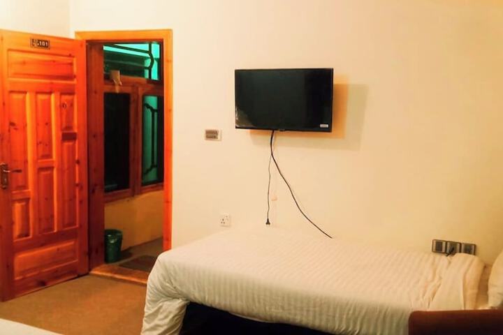 Room 11 of 19