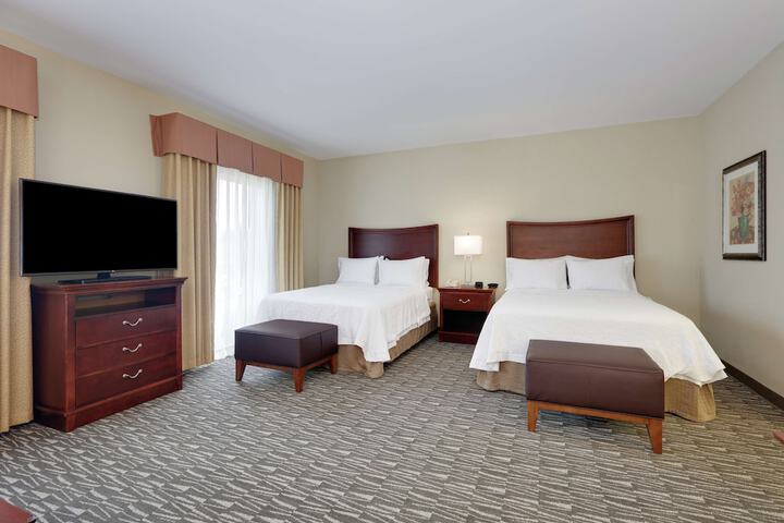 2 Queen Beds (6 of 15)
