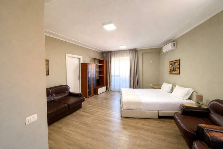 Room 34 of 85