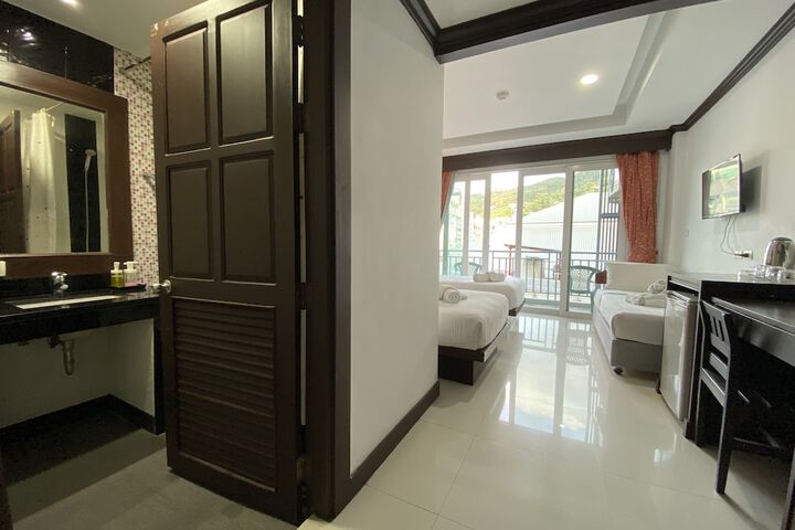 Room 34 of 95