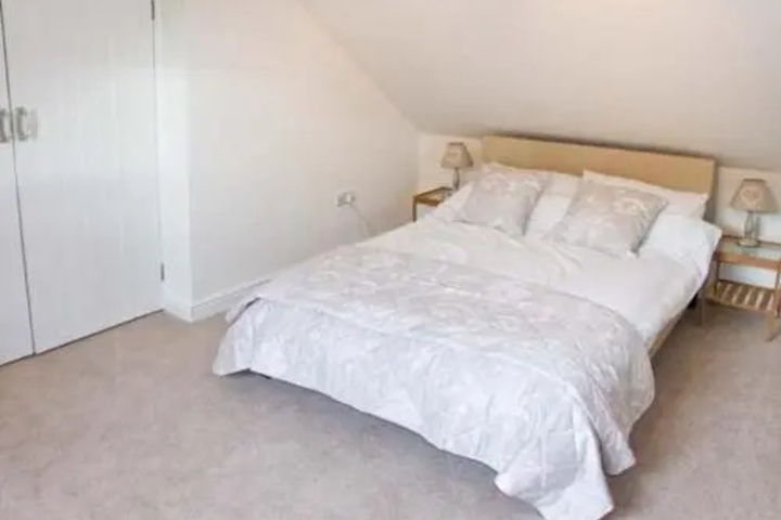 Room 2 of 7