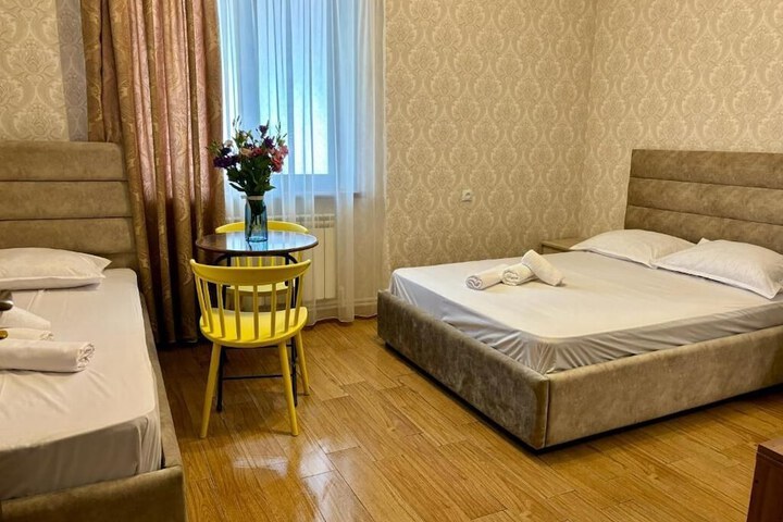 Room 13 of 30