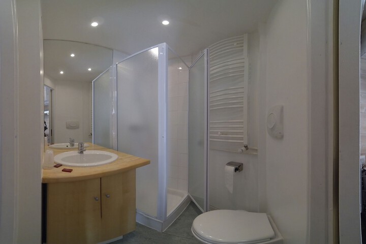 Room 44 of 60