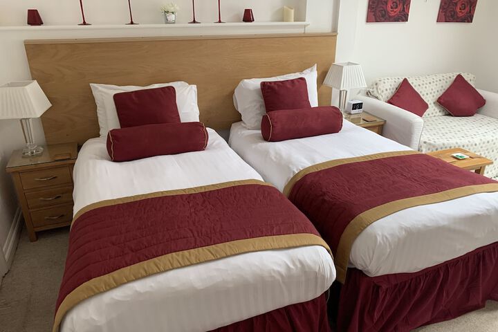 Room 25 of 80