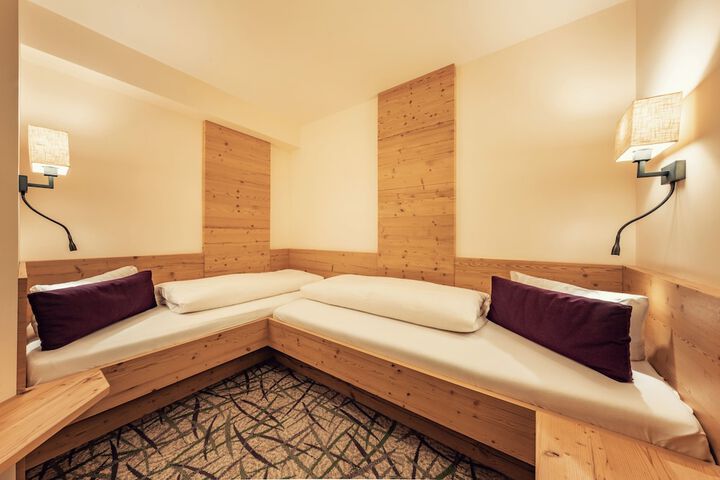 Room 18 of 181