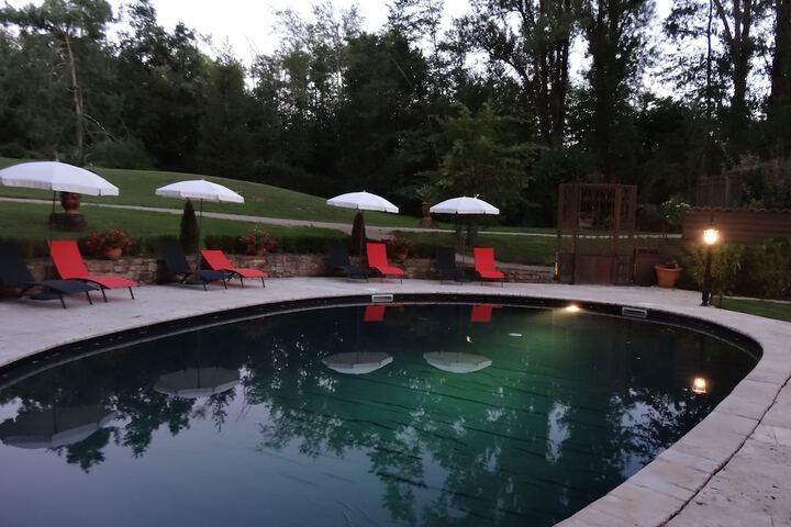 Pool 16 of 35