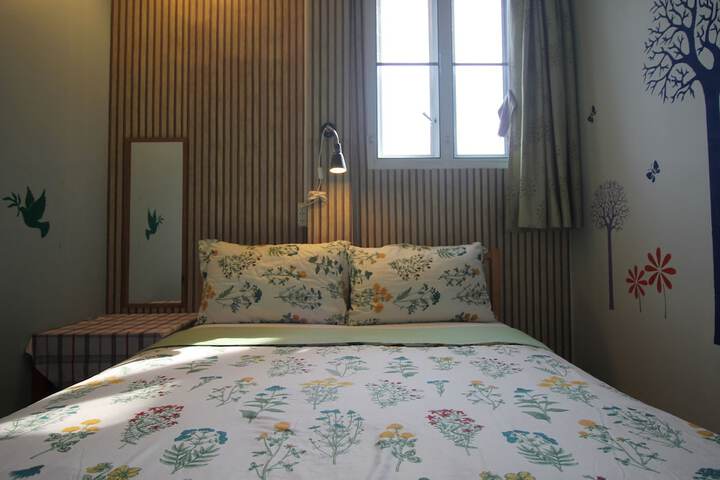 Room 13 of 210