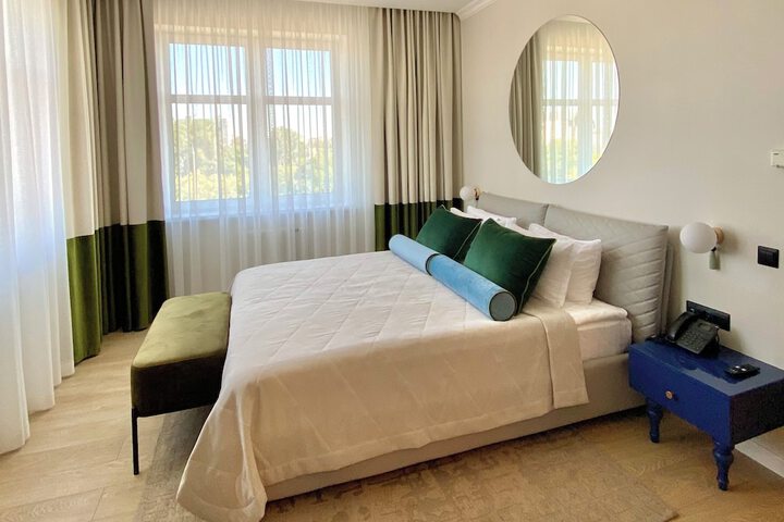 Room 19 of 124