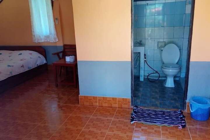 Room 13 of 21