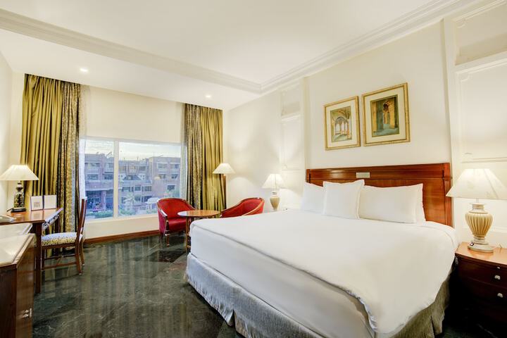 Room 13 of 45