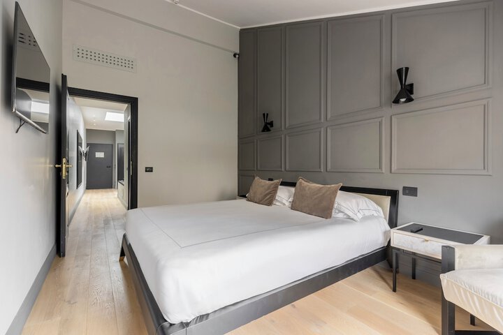 Room 9 of 107