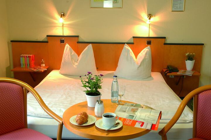 Room 3 of 56