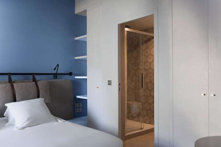 Room 18 of 50