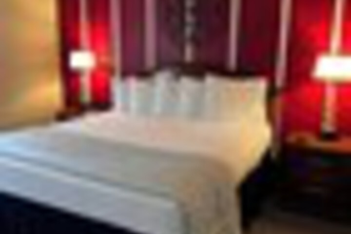 Room 80 of 390
