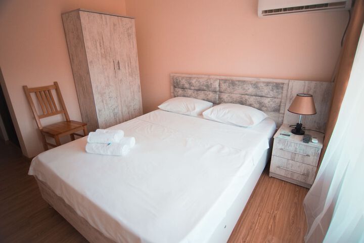 Room 3 of 13