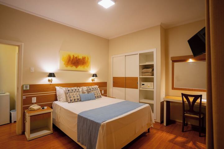 Room 18 of 175
