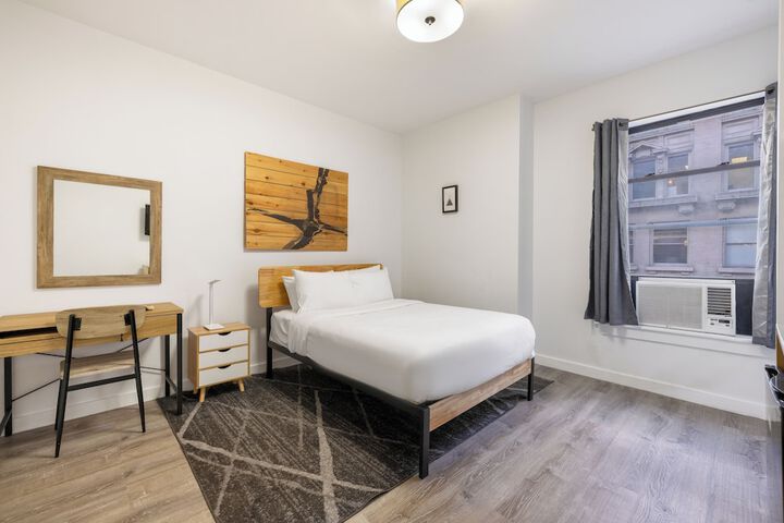 Room 10 of 19
