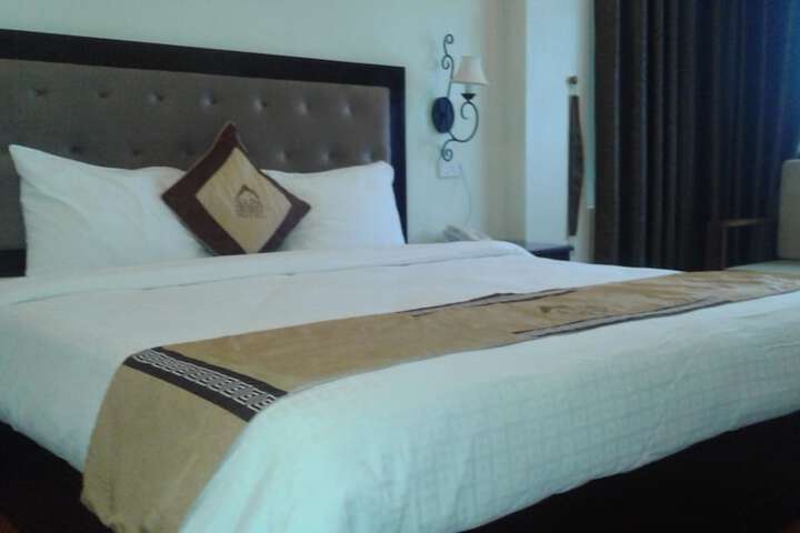 Room 3 of 38
