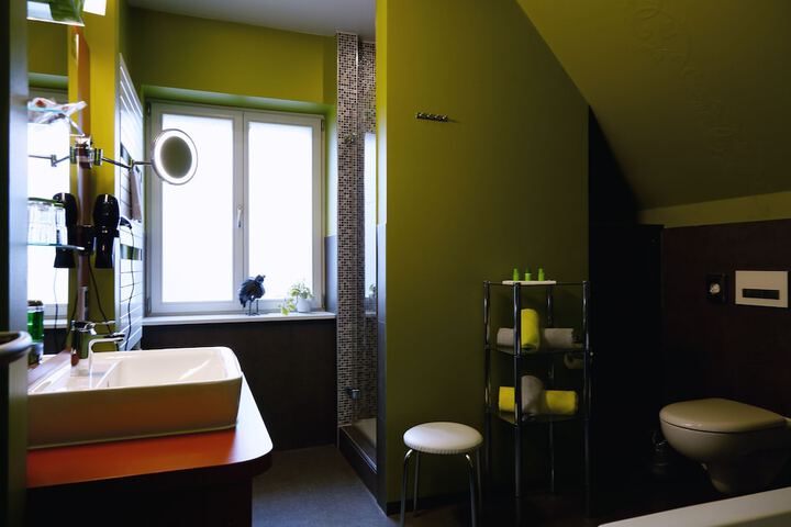 Room 68 of 99