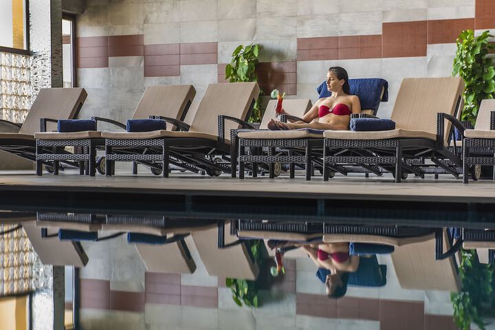 Hotel with Pool
