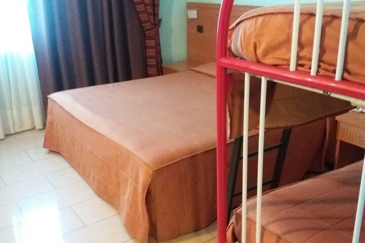 Room 13 of 31