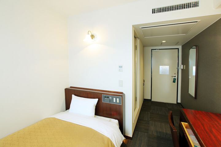 Room 19 of 122