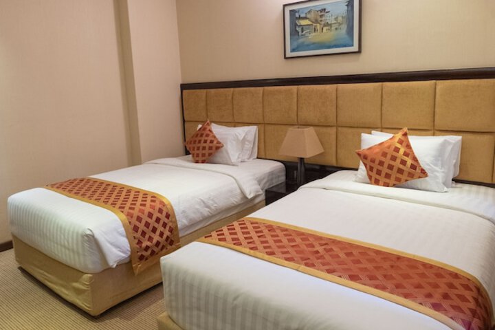 Room 4 of 36