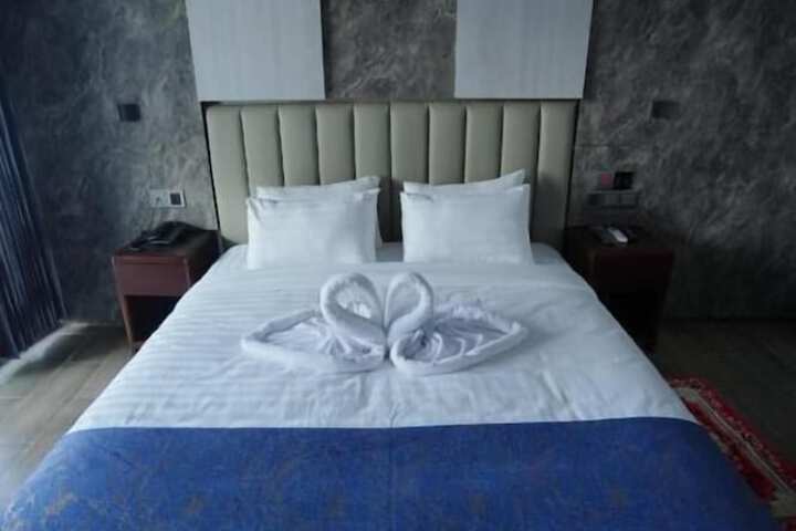 Room 46 of 77