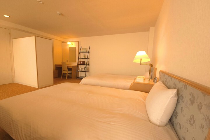 Room 20 of 53