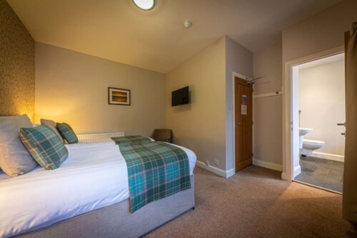 Room 10 of 52