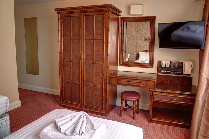 Room 15 of 70