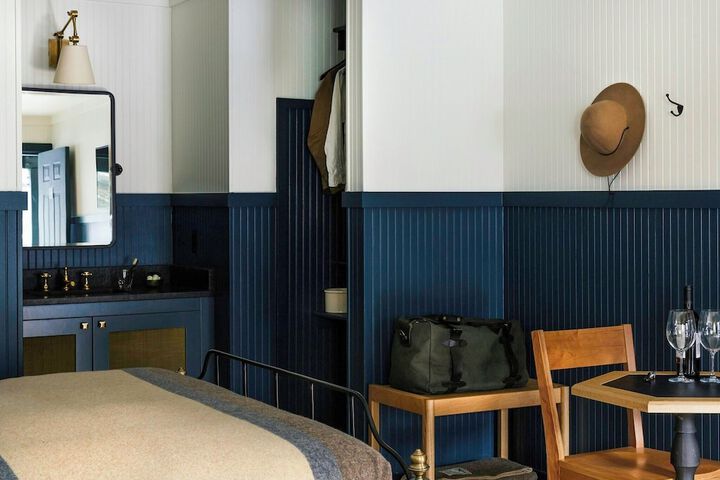 Room 40 of 74