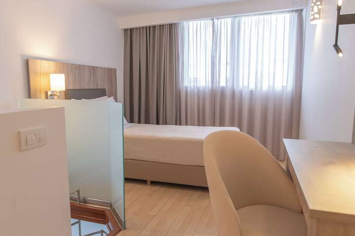 Room 35 of 80