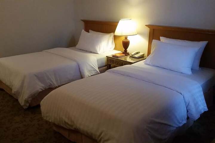 Room 7 of 34