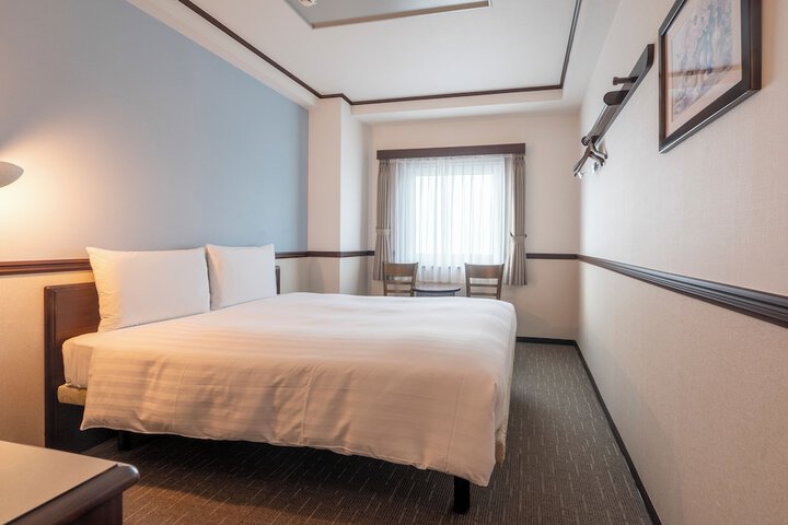 Room 17 of 32