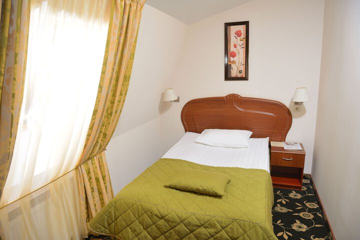 Room 25 of 74