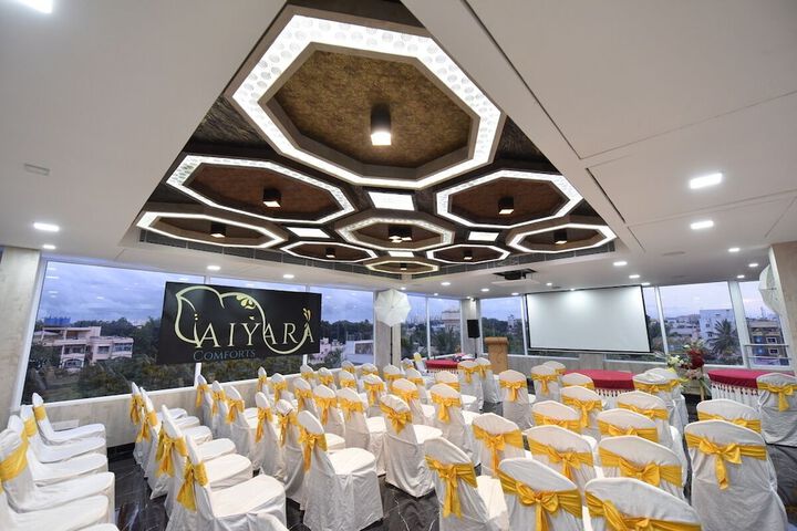 Ballroom/Hall 2 of 19