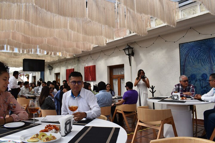 Dining 55 of 88