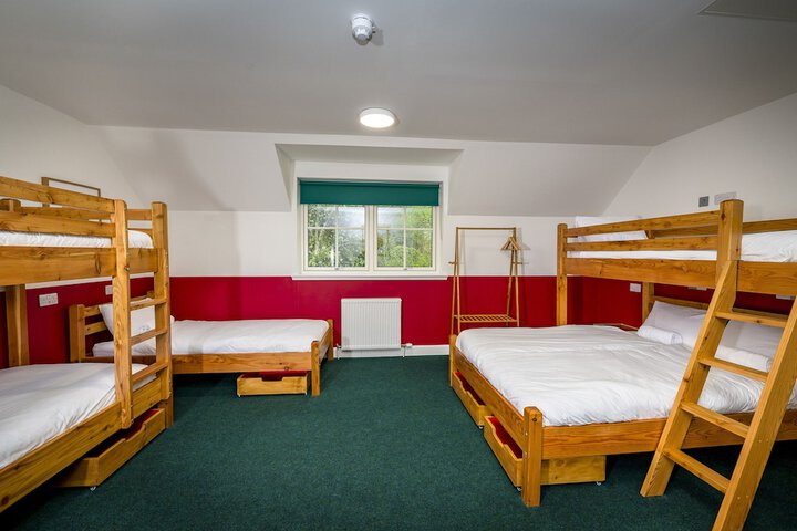 Room 2 of 77