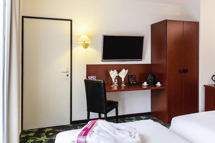 Room 19 of 68